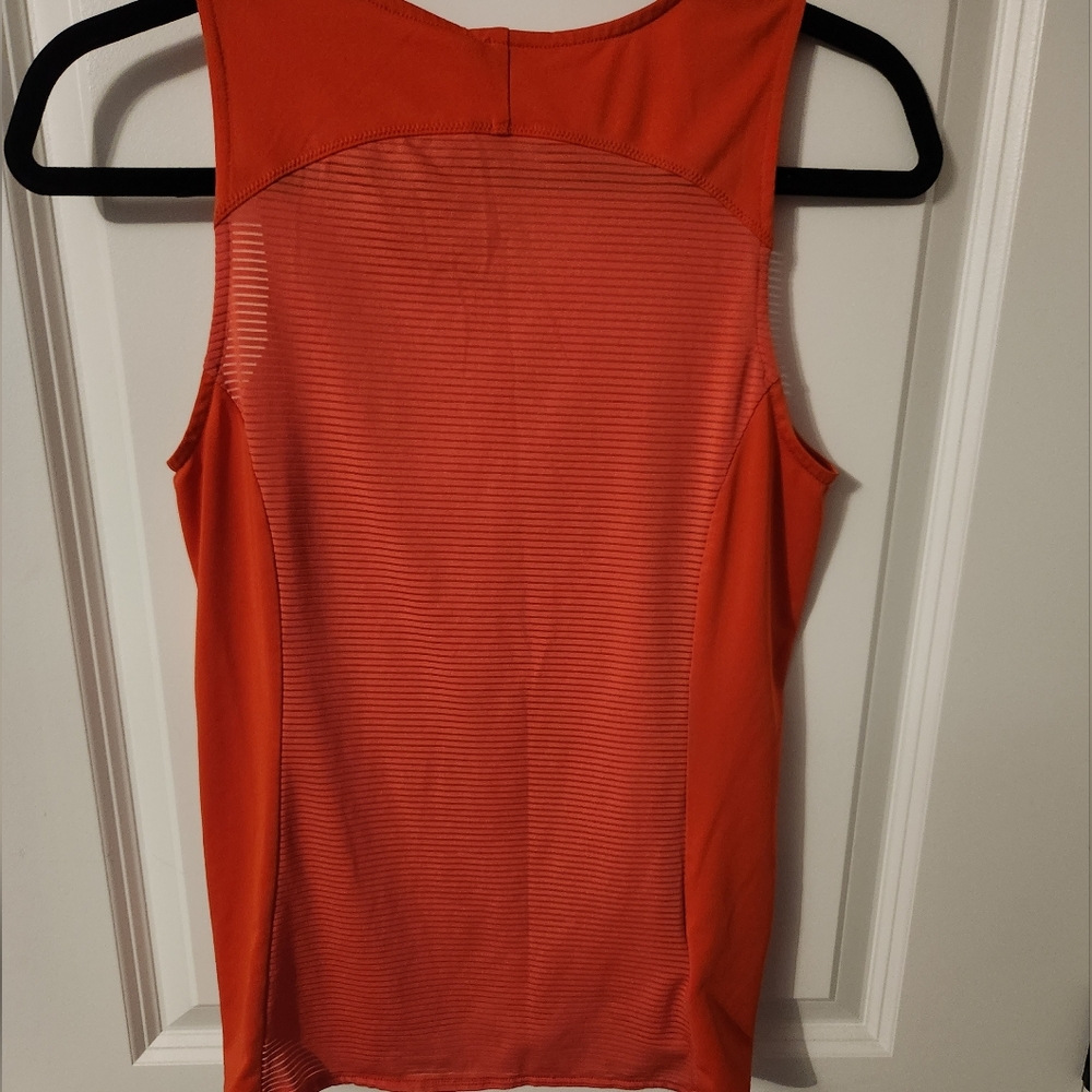 Razor back top - Picture 2 of 3